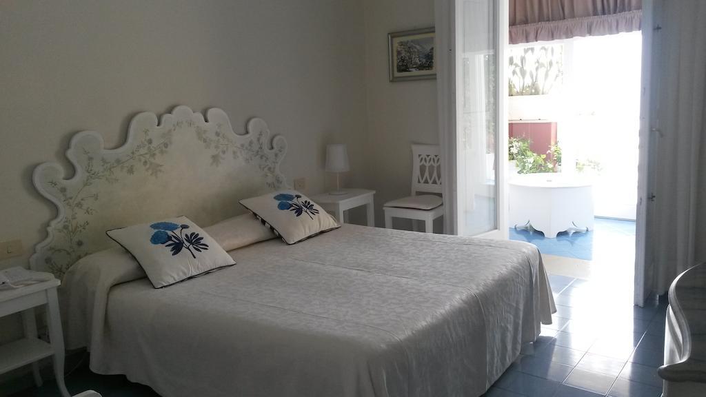 Villa La Tartana Позитано Стая снимка